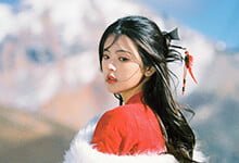 雪山之上,红衣侠女仗剑江湖。-沐风文化