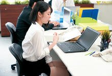 FSDSS-342 嘴上说讨厌，身下湿一片！“天国るる”着迷上讨厌上司的身体-沐风文化