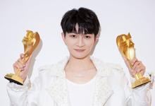 周深最新表演现场翻车,声音变粗高音费劲,被嘲模仿张杰唱法失败-沐风文化